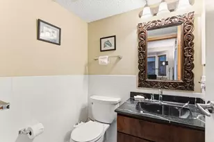 198 6th St E, Saint Paul, MN 55101 - Photo 20