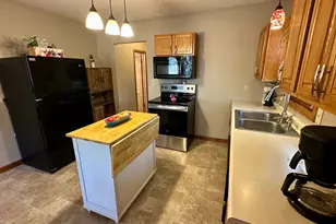 109 1st Ave NW, New London, MN 56273 - Photo 12