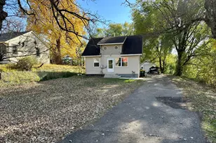 109 1st Ave NW, New London, MN 56273 - Photo 1