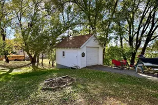 109 1st Ave NW, New London, MN 56273 - Photo 6