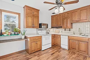 2466 Clearview Ave, Mounds View, MN 55112 - Photo 8