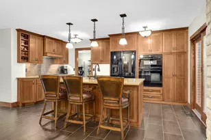1101 Knob Hill Rd, Burnsville, MN 55337 - Photo 1