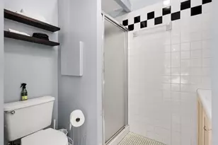 808 W 28th St, Minneapolis, MN 55408 - Photo 22