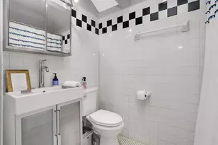 808 W 28th St, Minneapolis, MN 55408 - Photo 30