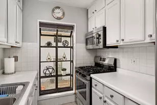 808 W 28th St, Minneapolis, MN 55408 - Photo 16