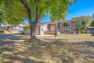 302 N Manyaska St, Sherburn, MN 56171 - Photo 1