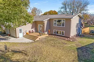 302 N Manyaska St, Sherburn, MN 56171 - Photo 2
