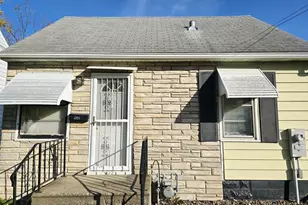 608 12th St NE, Austin, MN 55912 - Photo 1