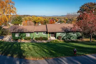813 Stoney Point Rd, La Crescent, MN 55947 - Photo 1
