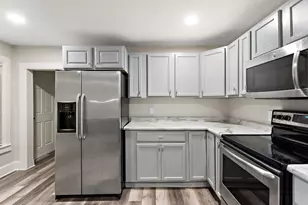 116 Sycamore St E, Saint Paul, MN 55117 - Photo 8