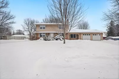 645 Dugdale Avenue, Worthington, MN 56187 - Photo 2