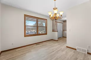 645 Dugdale Ave, Worthington, MN 56187 - Photo 10