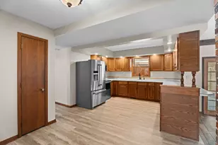 645 Dugdale Ave, Worthington, MN 56187 - Photo 12