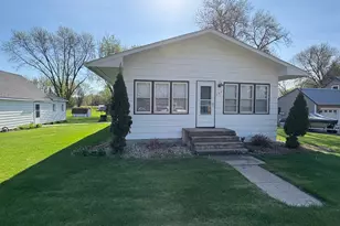 109 7th St N, Danvers, MN 56231 - Photo 2