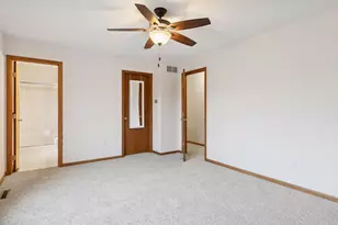 2423 Mailand Rd E, Maplewood, MN 55119 - Photo 24