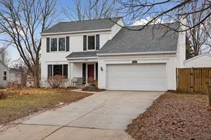 2423 Mailand Rd E, Maplewood, MN 55119 - Photo 2