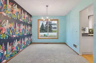 2423 Mailand Rd E, Maplewood, MN 55119 - Photo 10