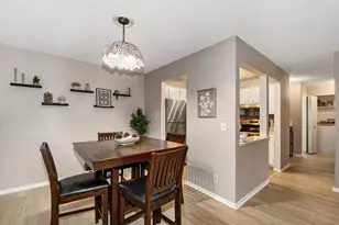 5627 Green Cir Dr, Hopkins, MN 55343 - Photo 4