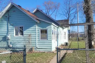 1377 W 3rd St, Winona, MN 55987 - Photo 2