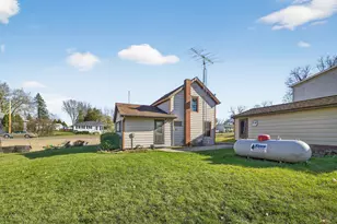 553 3rd Ave NE, Mazeppa, MN 55956 - Photo 6