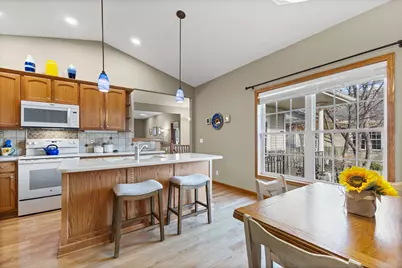 14421 Freesia Way, Apple Valley, MN 55124 - Photo 10