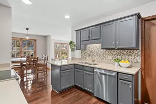 14730 Oak Run Ln, Burnsville, MN 55306 - Photo 10