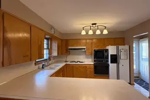 627 Southview Dr, Marshall, MN 56258 - Photo 4