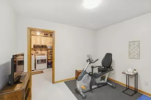 567 Lakewood Dr S, Maplewood, MN 55119 - Photo 24