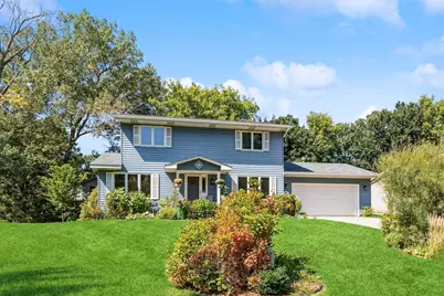 567 Lakewood Drive S, Maplewood, MN 55119 - Photo 2