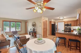 567 Lakewood Dr S, Maplewood, MN 55119 - Photo 8