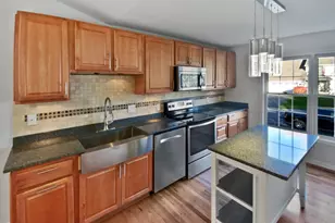 12595 Driftwood Ct, Apple Valley, MN 55124 - Photo 2