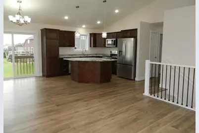 2104 6th Avenue NE, Kasson, MN 55944 - Photo 10