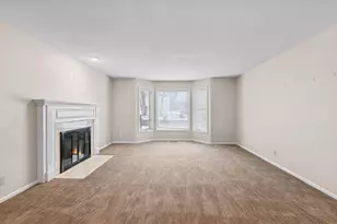 1135 Hollybrook Dr, Wayzata, MN 55391 - Photo 6