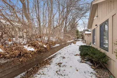 1135 Hollybrook Drive, Wayzata, MN 55391 - Photo 44