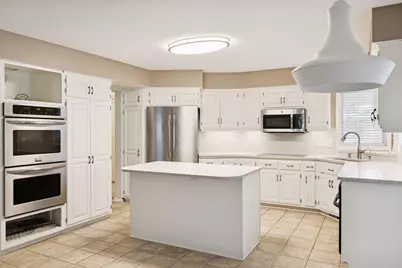 1135 Hollybrook Drive, Wayzata, MN 55391 - Photo 12