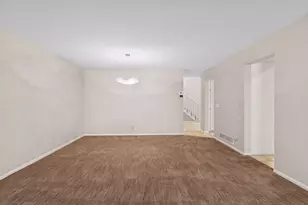 1135 Hollybrook Dr, Wayzata, MN 55391 - Photo 10