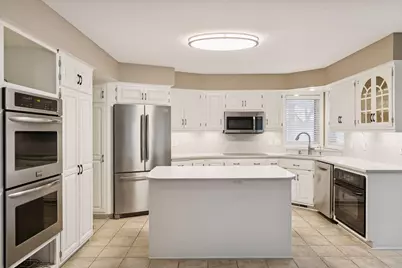 1135 Hollybrook Drive, Wayzata, MN 55391 - Photo 12