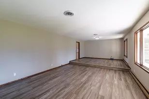 147 4th Ave SE, Spring Grove, MN 55974 - Photo 2