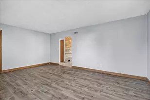 916 Linn Ave SW, Owatonna, MN 55060 - Photo 10