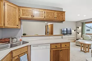 4289 Centerville Rd, Vadnais Heights, MN 55127 - Photo 8