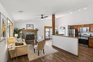 3691 Gershwin Ln N, Oakdale, MN 55128 - Photo 4