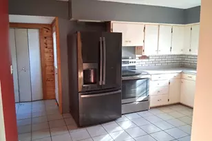 667 Madson Ave SW, Hutchinson, MN 55350 - Photo 6