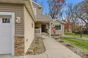 608 Oakwood Dr, Saint Cloud, MN 56304 - Photo 4
