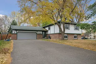 4384 Oakhurst Ave, Vadnais Heights, MN 55127 - Photo 1