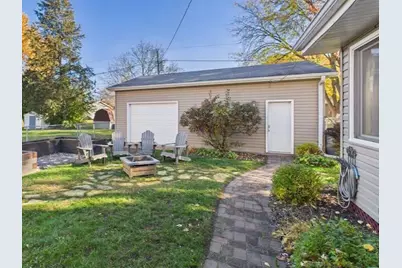 1187 Madison Street S, Shakopee, MN 55379 - Photo 2