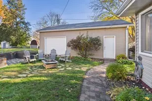 1187 Madison St S, Shakopee, MN 55379 - Photo 2