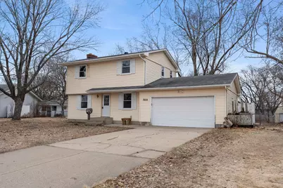 7624 Daleview Drive, Brooklyn Park, MN 55443 - Photo 2