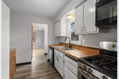 7624 Daleview Drive, Brooklyn Park, MN 55443 - Photo 4