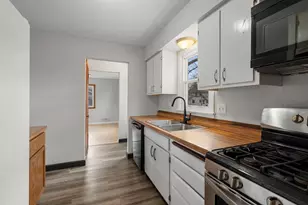 7624 Daleview Dr, Brooklyn Park, MN 55443 - Photo 4