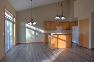 2185 Cleveland Way S, Cambridge, MN 55008 - Photo 4